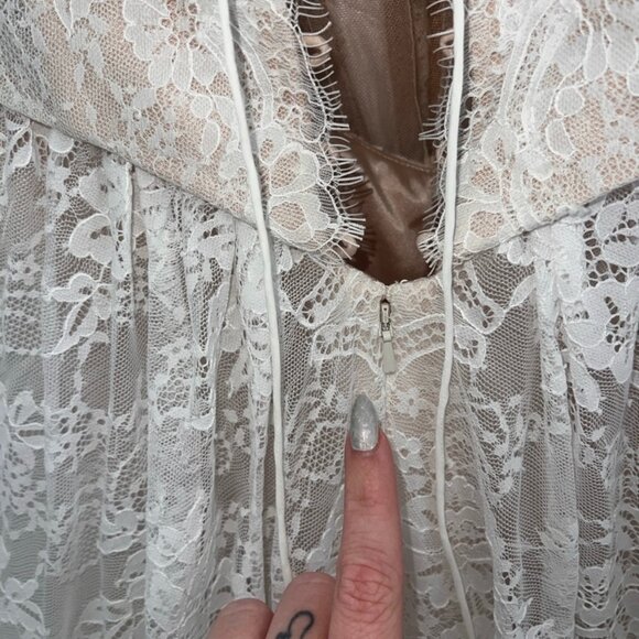 Wtoo by Watters Charlotte Strapless Basque-Waist A-Line Lace Wedding Gown - Picture 4 of 12